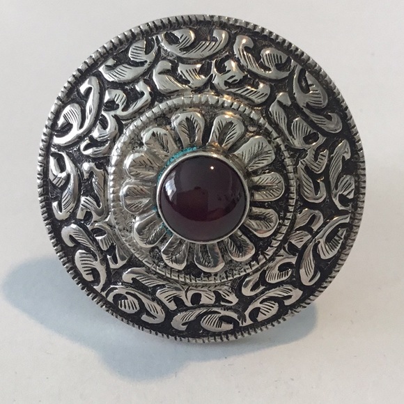 Sterling silver garnet ring - Picture 1 of 5